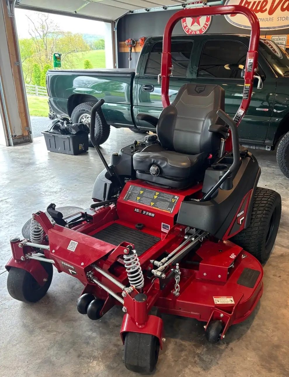 Ferris ISX 2200 Heavy Commercial Zero-Turn — image 1