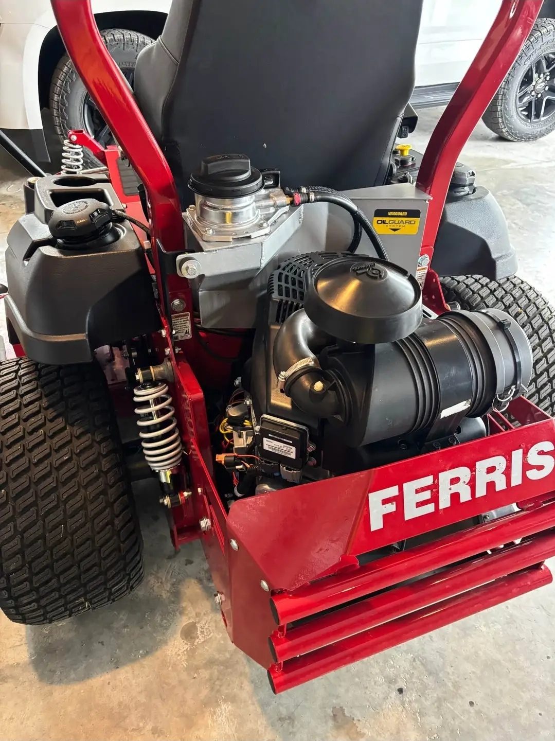 Ferris ISX 2200 Heavy Commercial Zero-Turn — image 4
