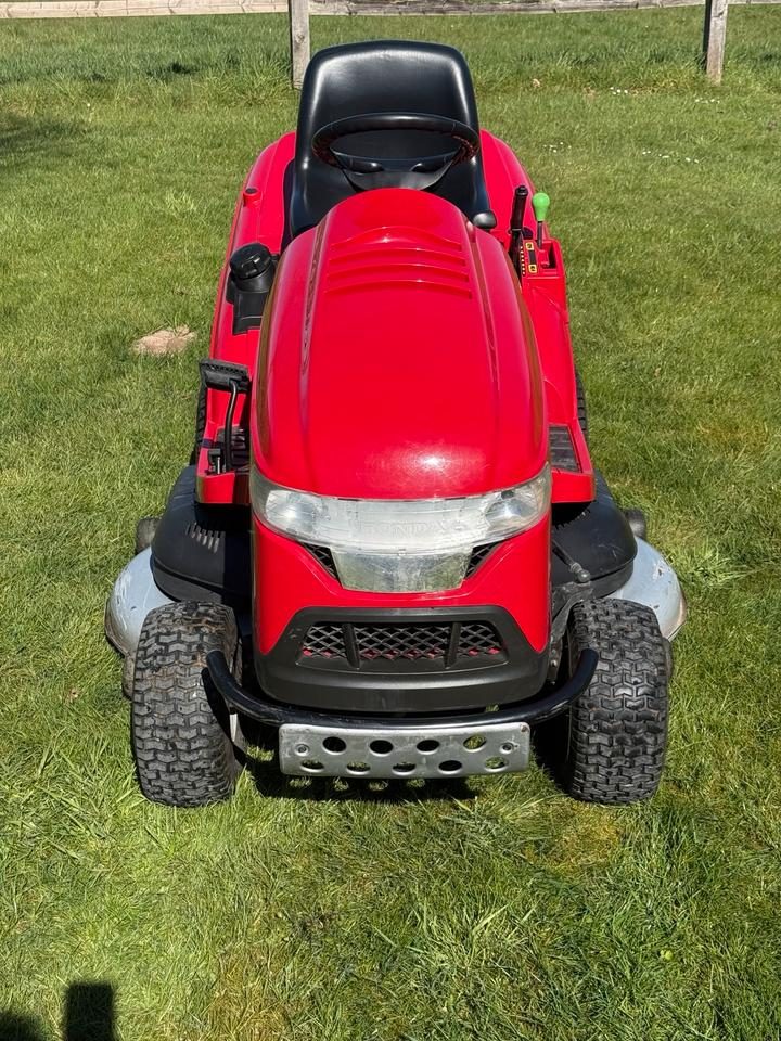 Honda HF2622 Ride-On with Hydrostatic Drive — image 2