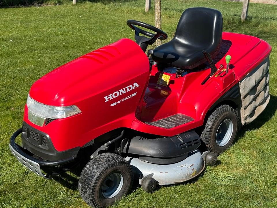 Honda HF2622 Ride-On with Hydrostatic Drive — image 3