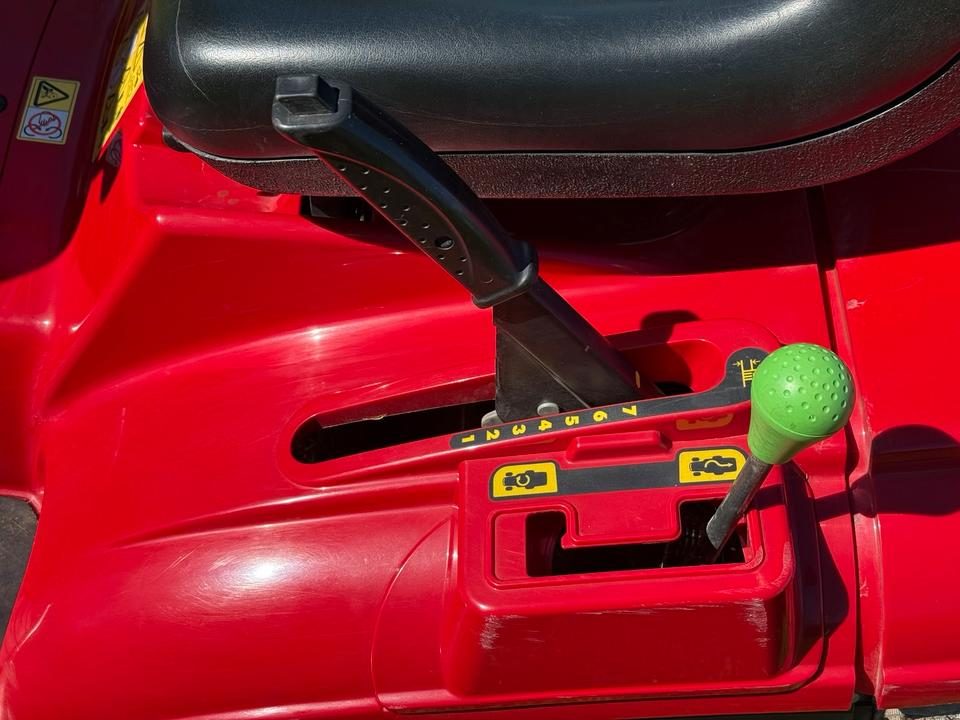 Honda HF2622 Ride-On with Hydrostatic Drive — image 5
