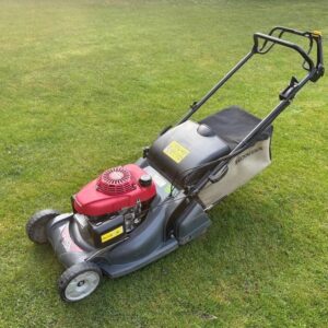 Honda HRX476 Premium Petrol Lawnmower — image 1