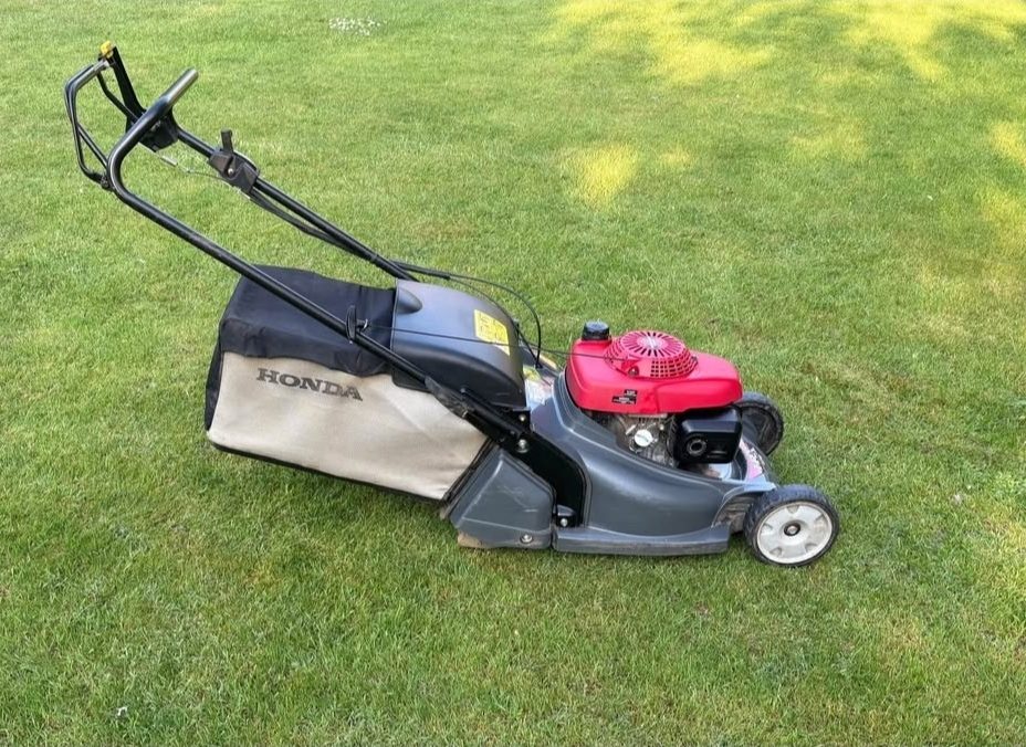 Honda HRX476 Premium Petrol Lawnmower — image 4