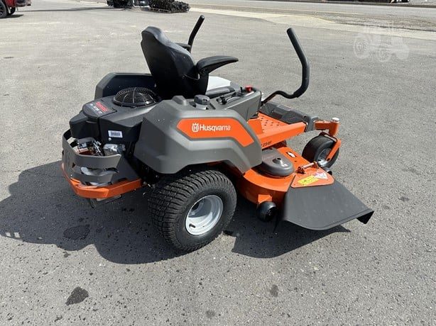 Husqvarna Z254 Residential Zero-Turn — image 3