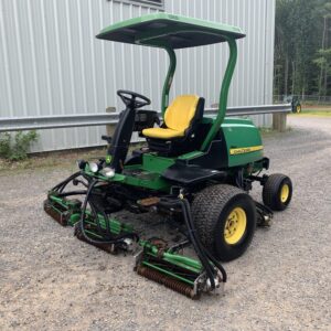 John Deere 7500 Fairway Mower — image 1 John Deere 7500 Fairway Mower — image 1