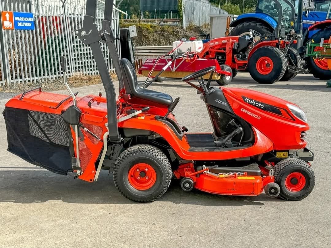 Kubota GR1600 Garden Tractor — image 4