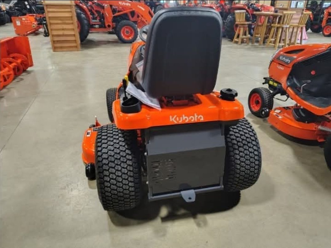 Kubota GR2120 Garden Tractor — image 5