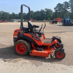 Kubota ZD1211 Approved Used Diesel Zero-Turn — image 1