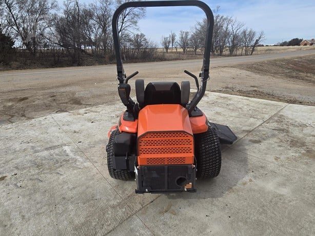 Kubota ZG227 Commercial Zero-Turn — image 5