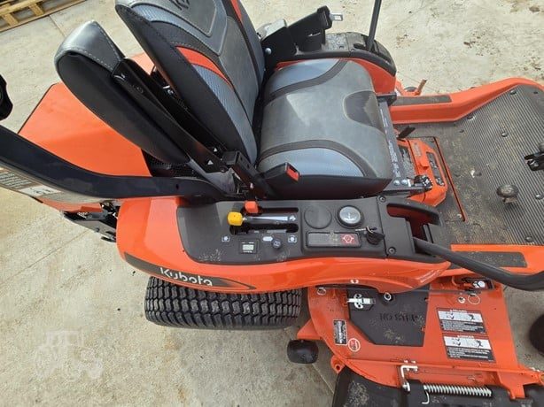 Kubota ZG227 Commercial Zero-Turn — image 6