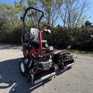 Toro Greensmaster 3320 Triplex Greens Mower — image 1